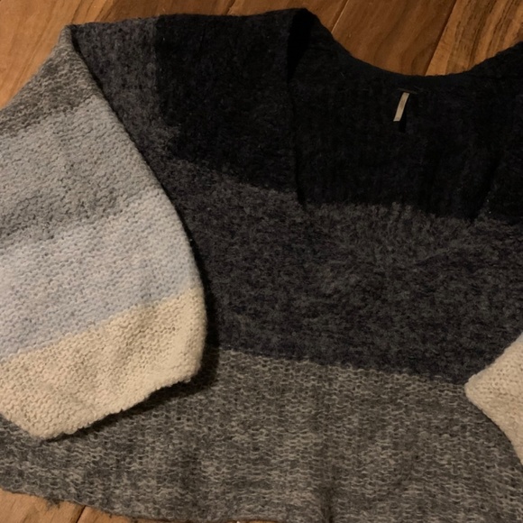 FREE PEOPLE Alpaca Chunky Knit Sweater Oversized Bishop Sleeve Medium - Large - Picture 4 of 16